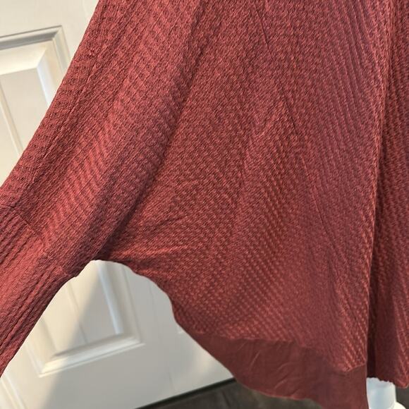 KyeMi Small Burgundy Batwing Waffle Knit Sweater Top NWOT - Picture 8 of 12